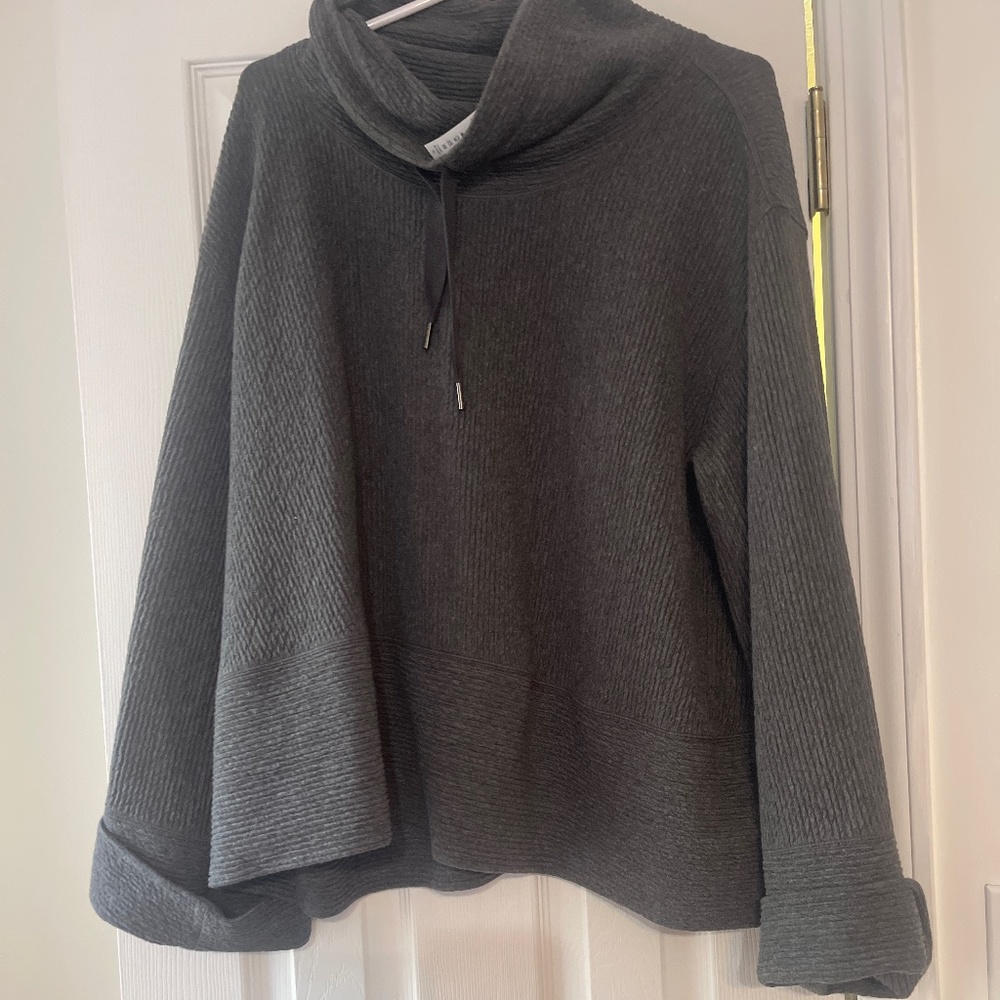 Lulu bell sleeve crop